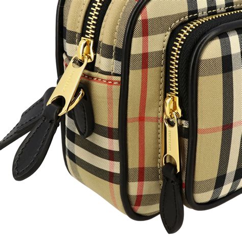 burberry תיקים|Burberry camera bag.